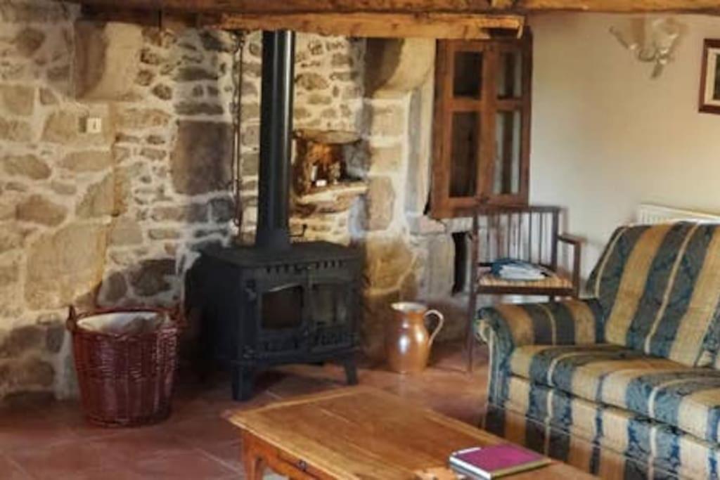 Two Hoots - Farmhouse With Summer Pool. Châteauponsac Exteriör bild